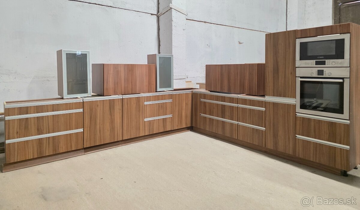 Kuchynská linka se spotřebiči