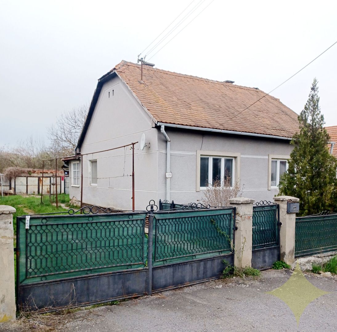 REZERVOVANÉ - Na predaj priestranný rodinný dom v Radzovciac