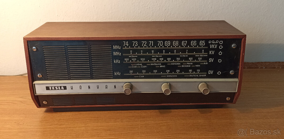 Staré retro rádio Tesla Kankan 437A