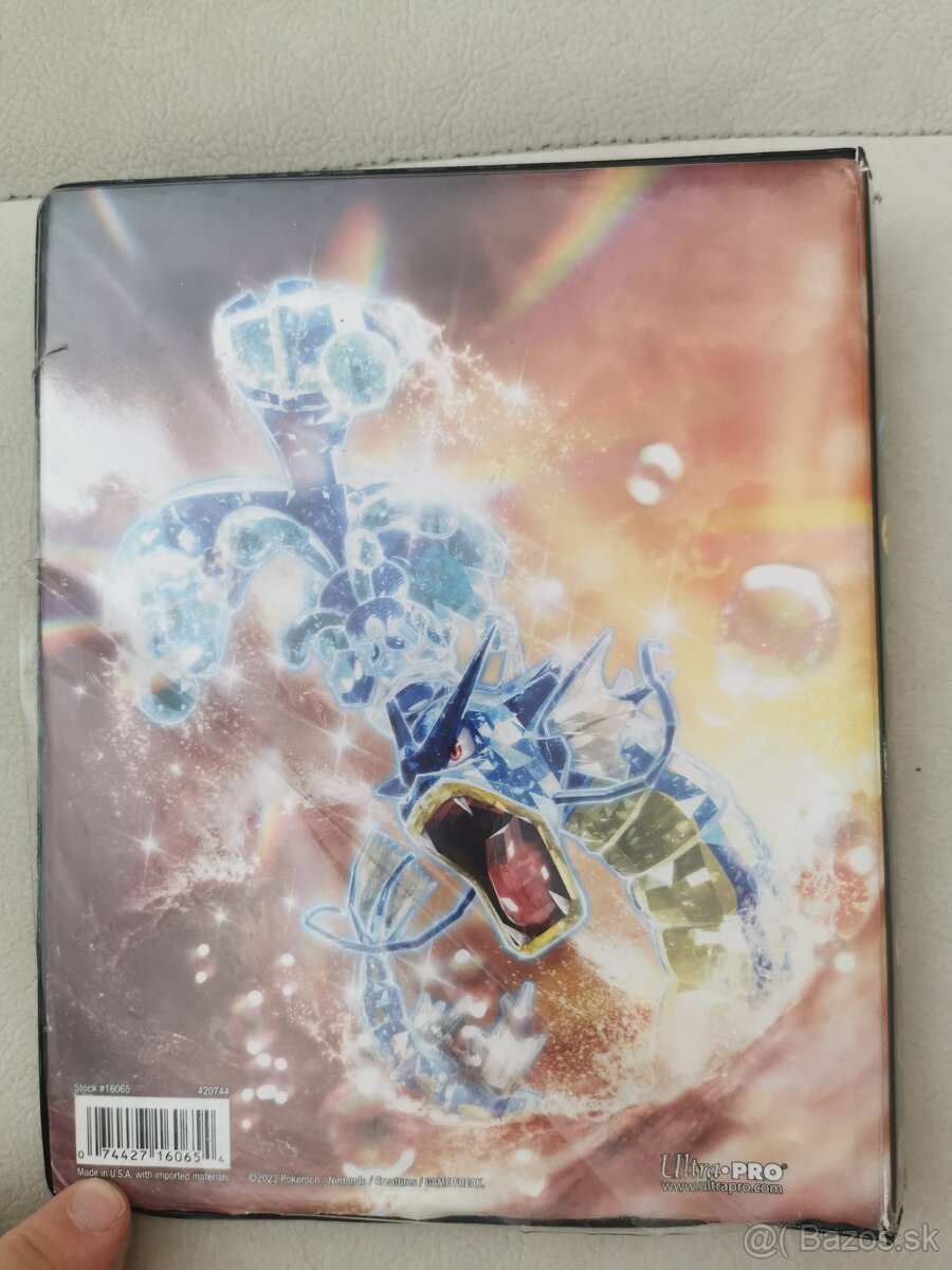 Krásny Pokémon album A4 plný kariet +darček