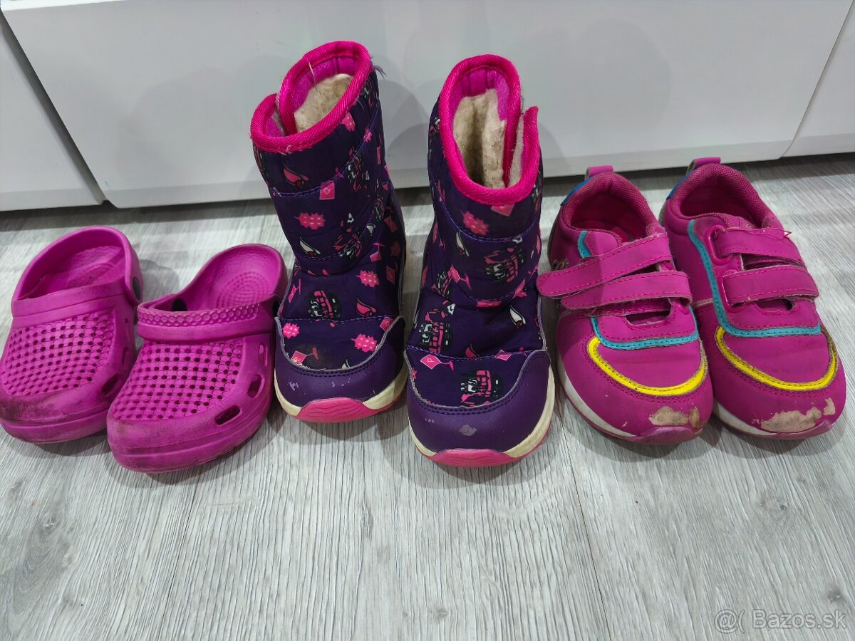 Čižmičky, šľapky a botasky