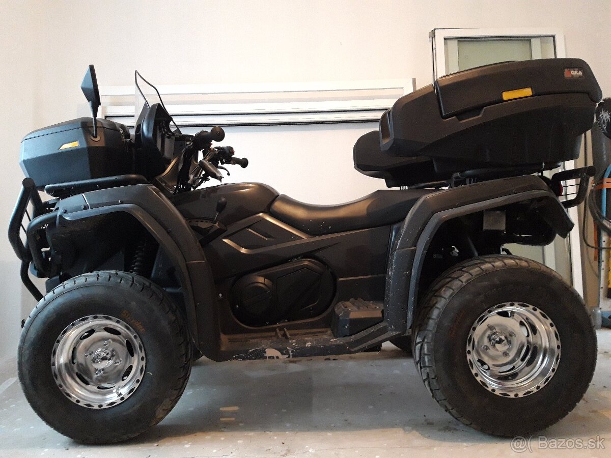Gladiátor CF moto