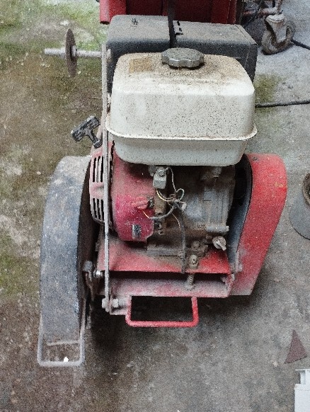 Rezačka na beton a asfalt