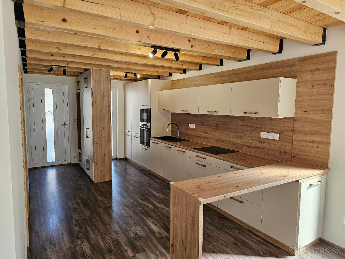PRENÁJOM - Moderná novostavba 5 - izbový rod. mezonet