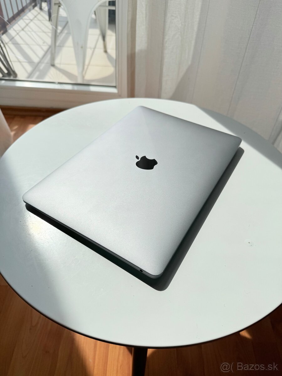 MacBook Air 13" M1, 512 SSD, sivý 2020, Talianska QWERTY