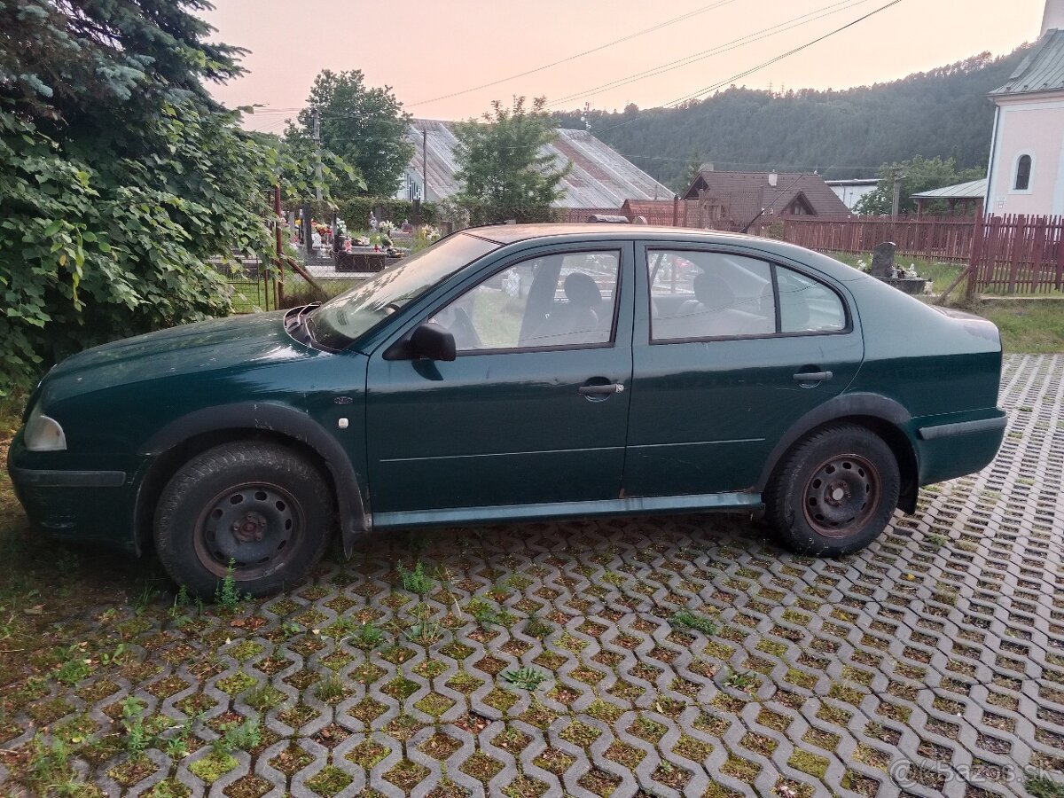 Škoda Octavia na diely - 1.6 (55 kW), benzín.
