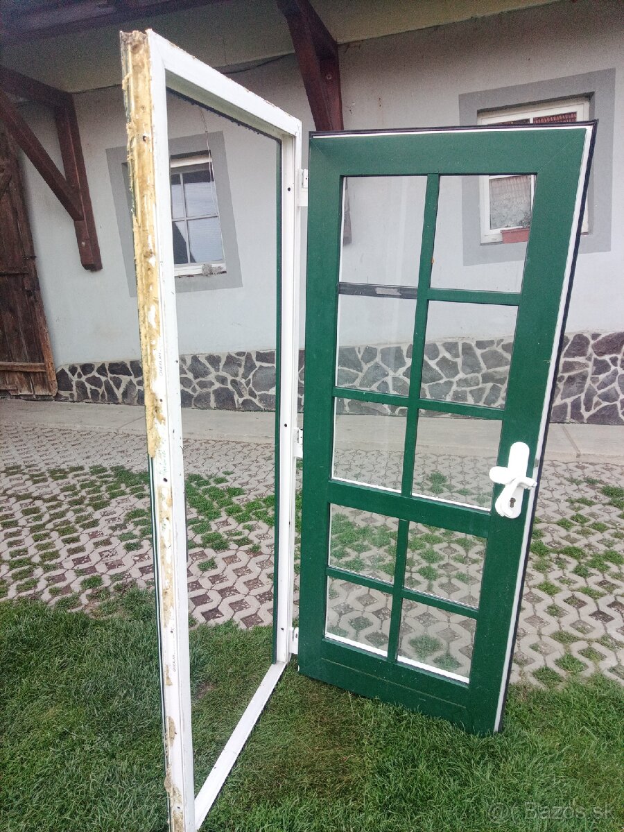 Plastové dvere staršie