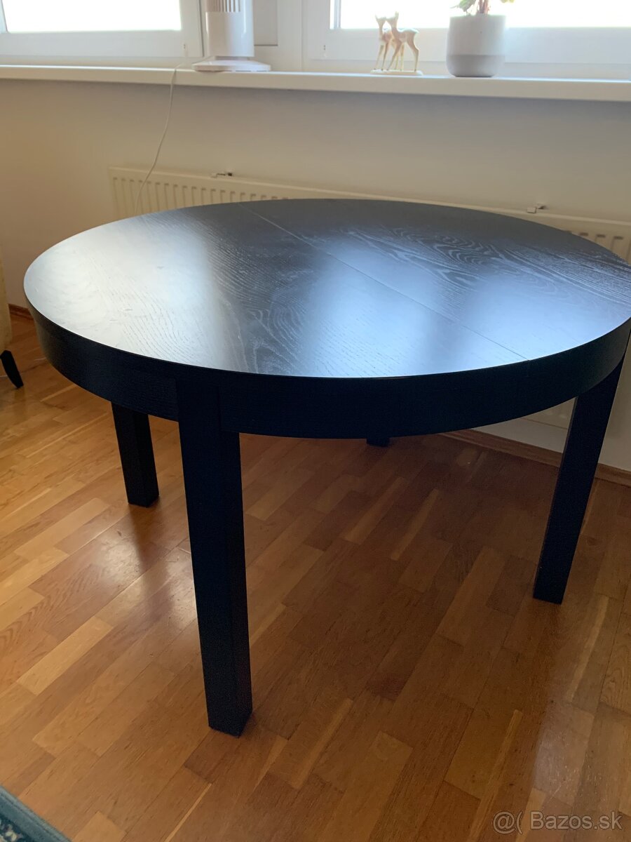 Predám kvalitný IKEA rozkladací jedálenský stôl