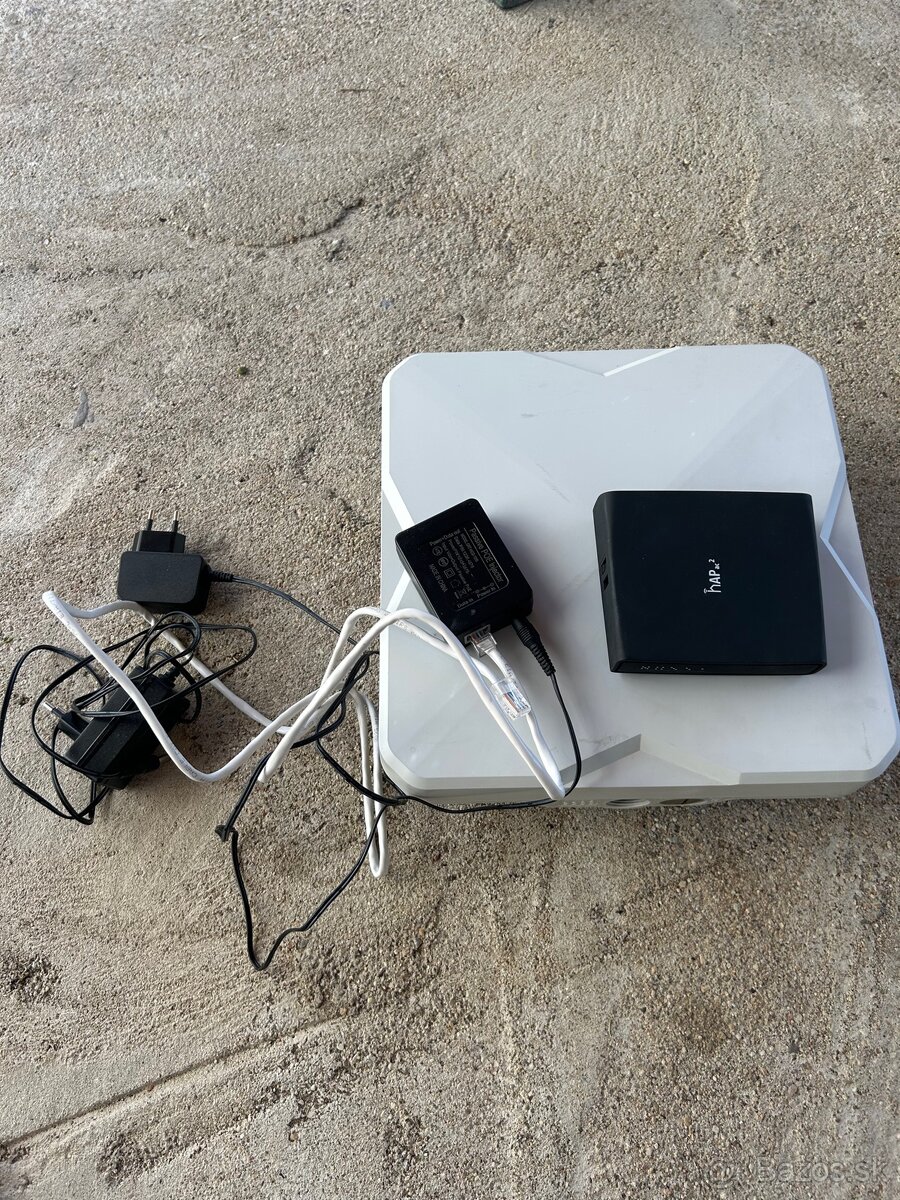 Komplet WiFi set: Anténa + Mikrotik hAP ac2 router