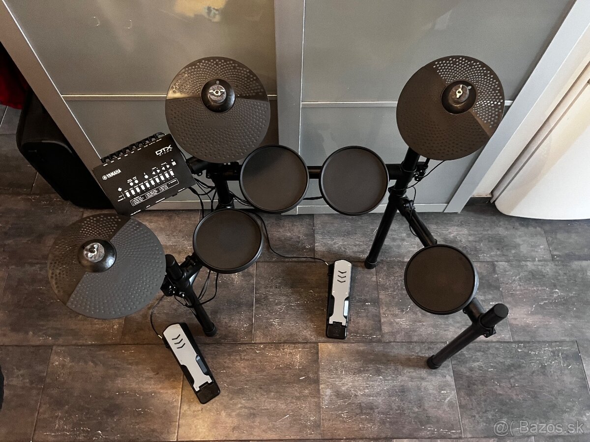 Elektronické bicie Yamaha DTX402K