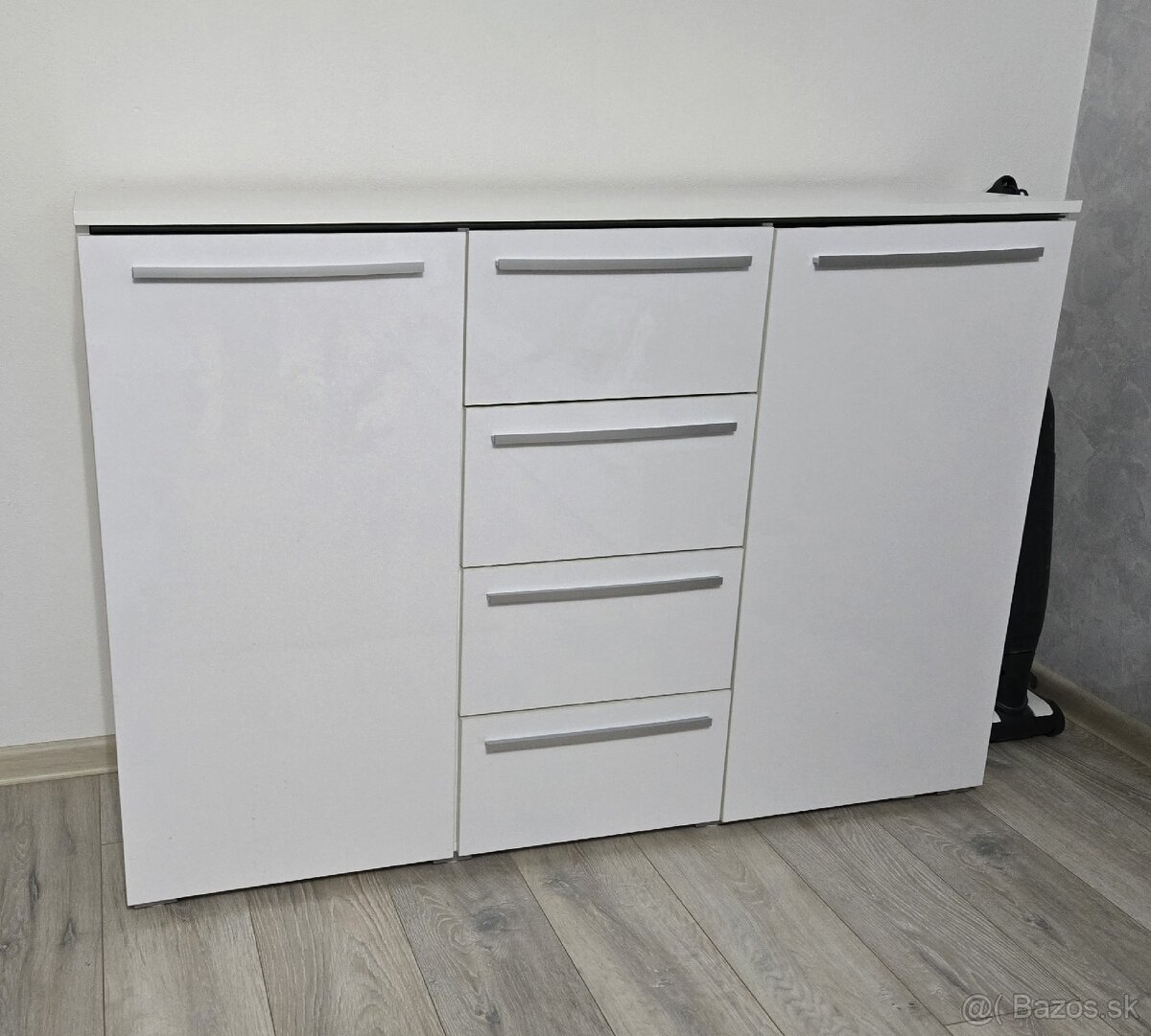 Komoda - biela lesklá