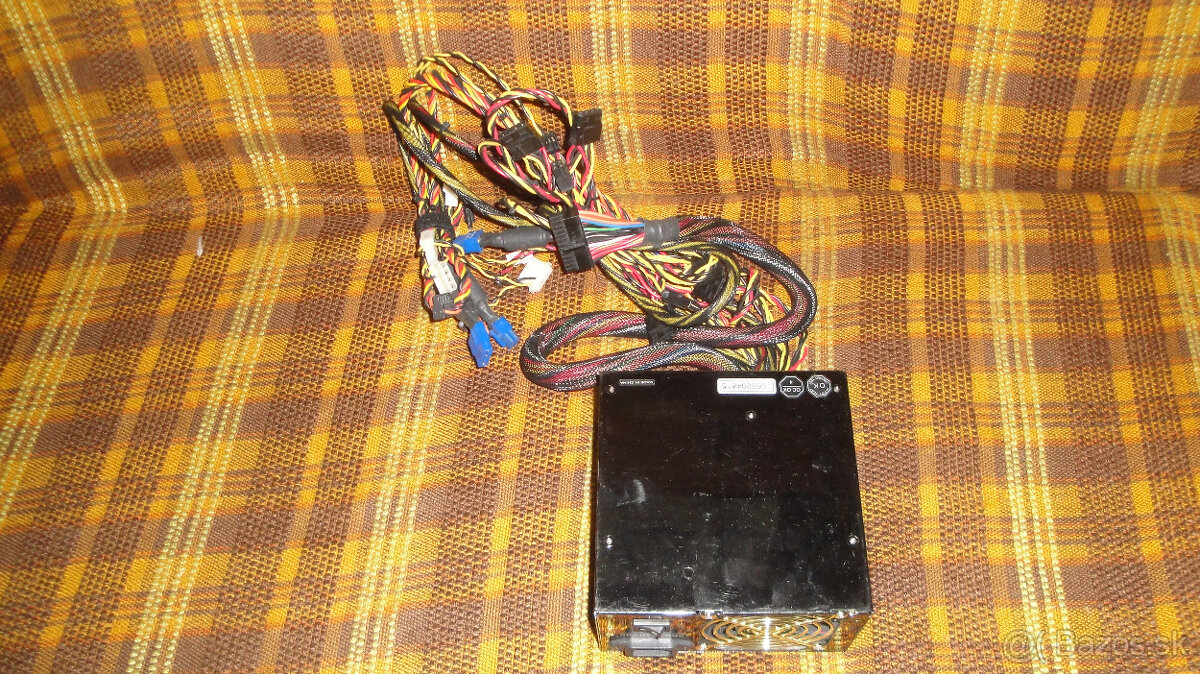 Predám tieto dva zdroje 550W v Bratislave a okolí