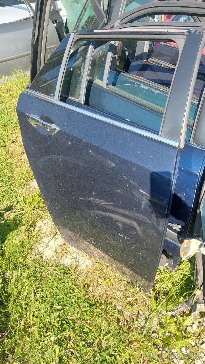 Predám dvere sklo kľučka Lišta Accord Combi 2008-