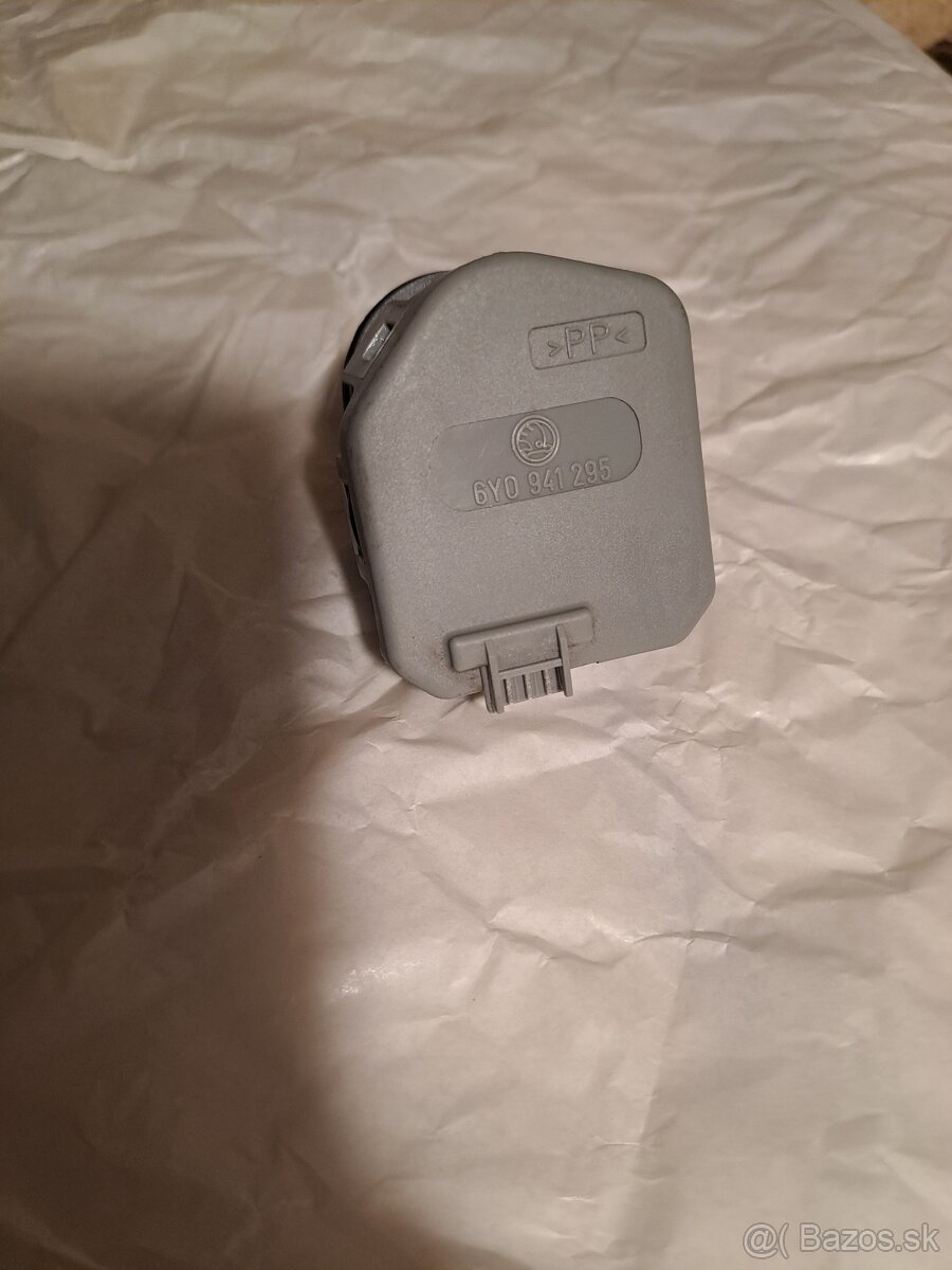 Motorček nastavovania svetiel na Škoda Fabia 1