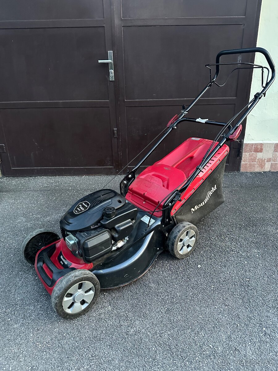 Benzínová kosačka s pojazdom MTF-SP46