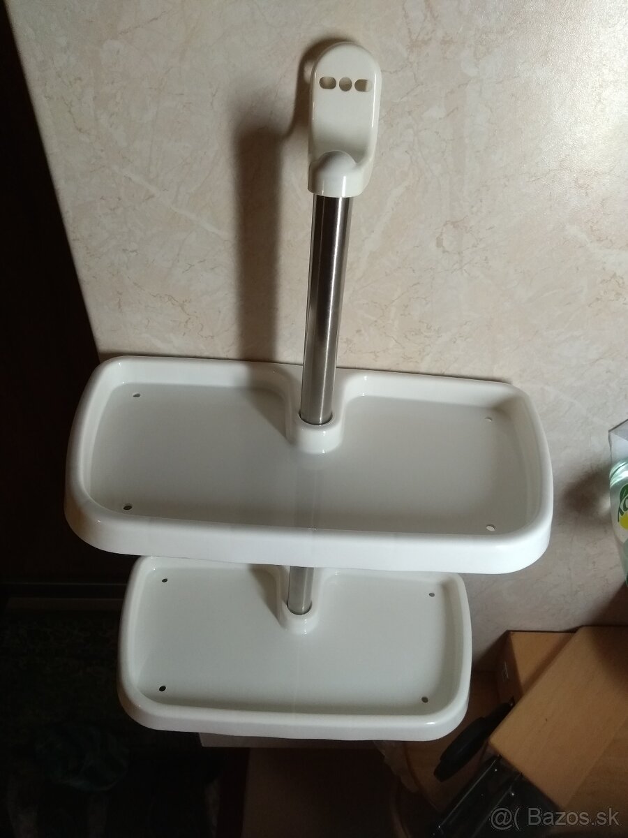 Kúpeľňová polička