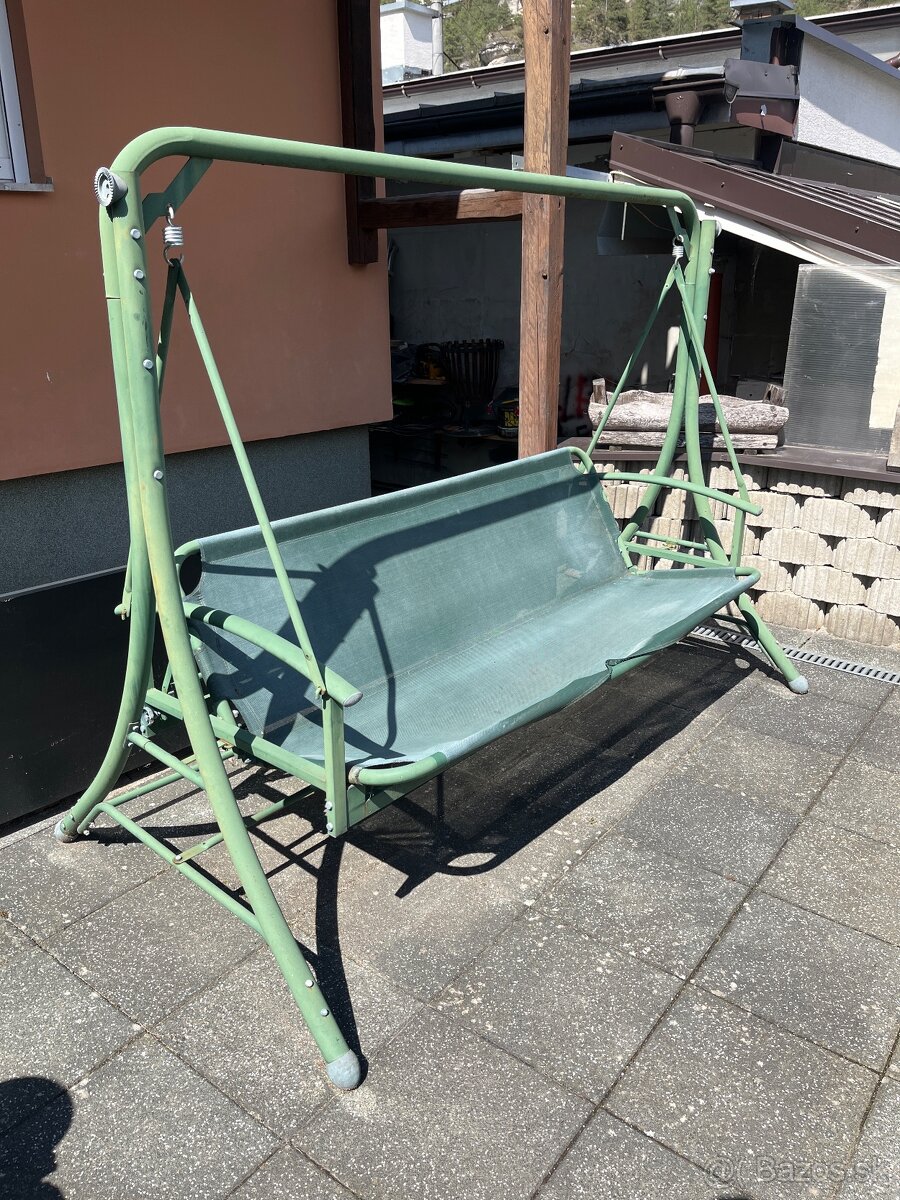 Darujem záhradnú hojdačku