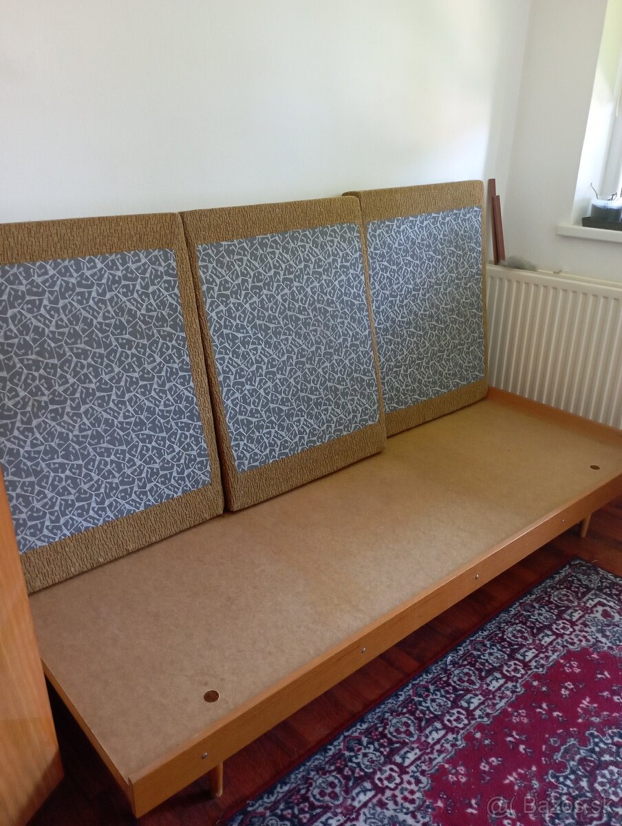 Posteľ