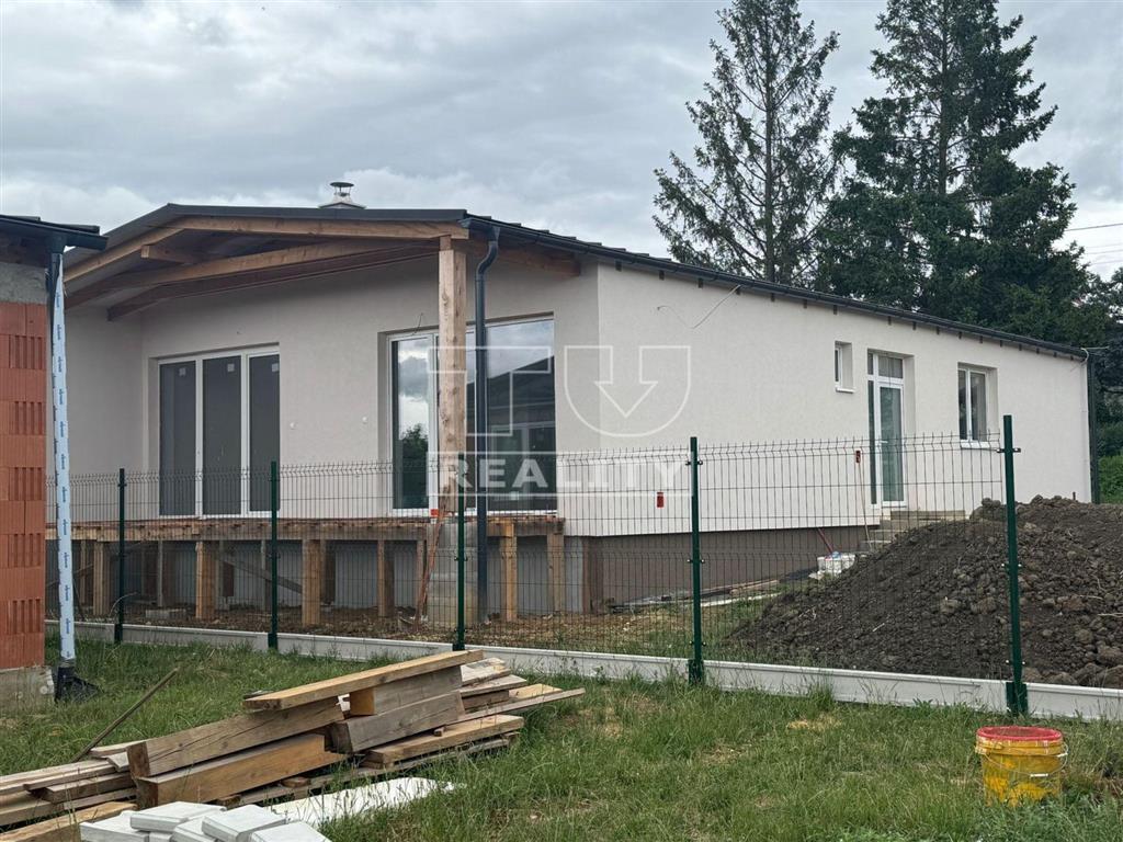 NA PREDAJ NOVOSTAVBA RODINNÉHO DOMU v CESTICIACH,...