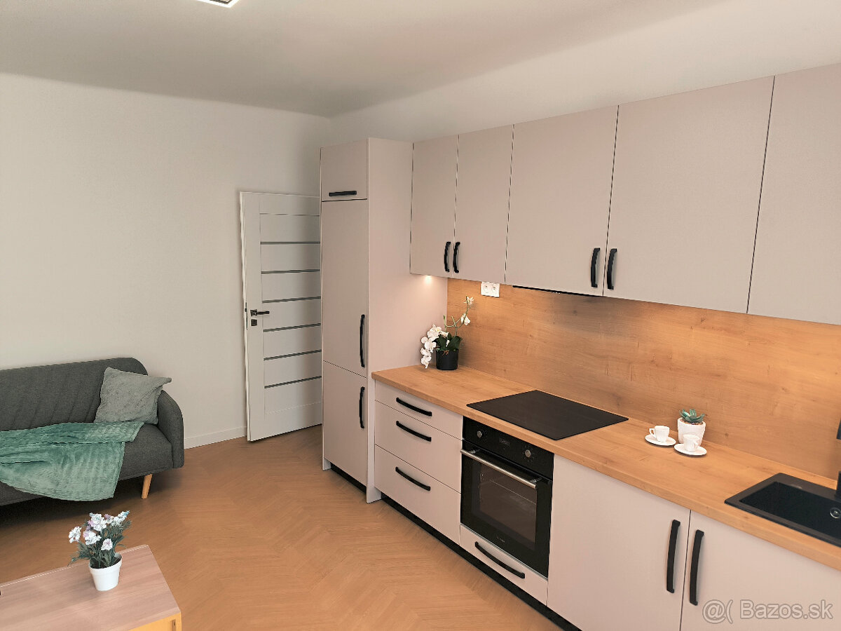 CENA KONEČNÁ 3i novozrekonštruovaný byt v centre BA,Cyrilova