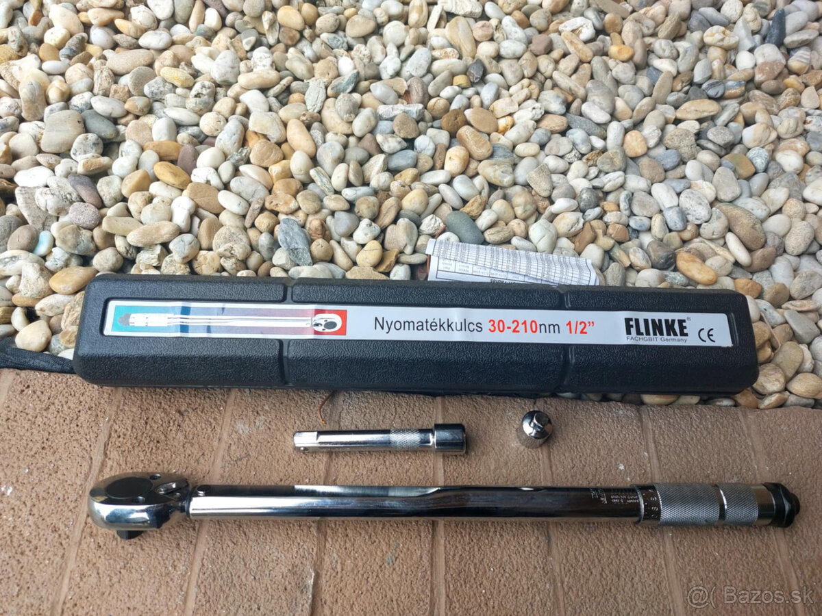 momentový kľuč, rozsah momentu: 30-210 Nm+nadstavec krátky