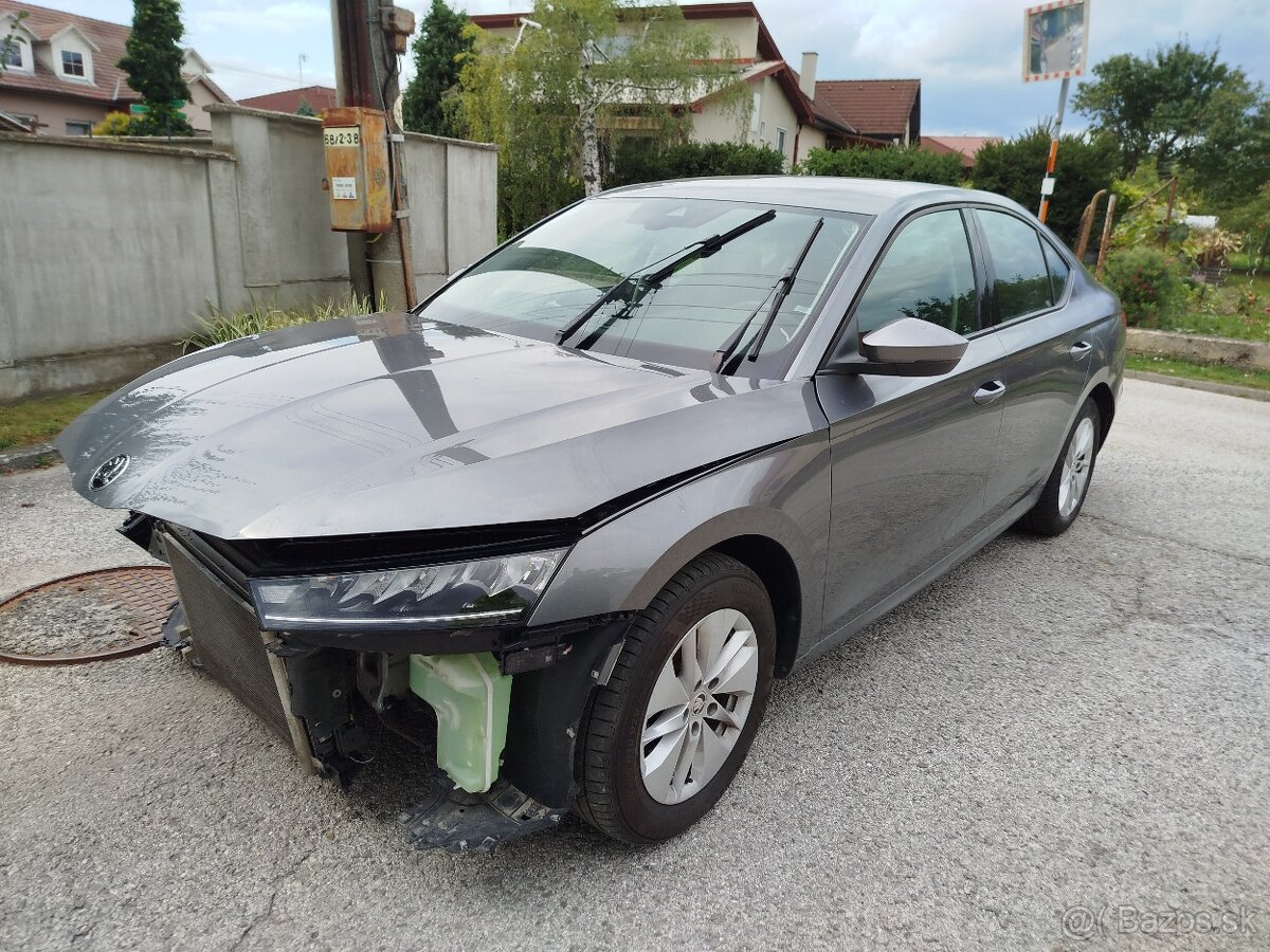Škoda Octavia IV.1,5 TSI+HEV E-TEC Ambition DSG r.v.2024.