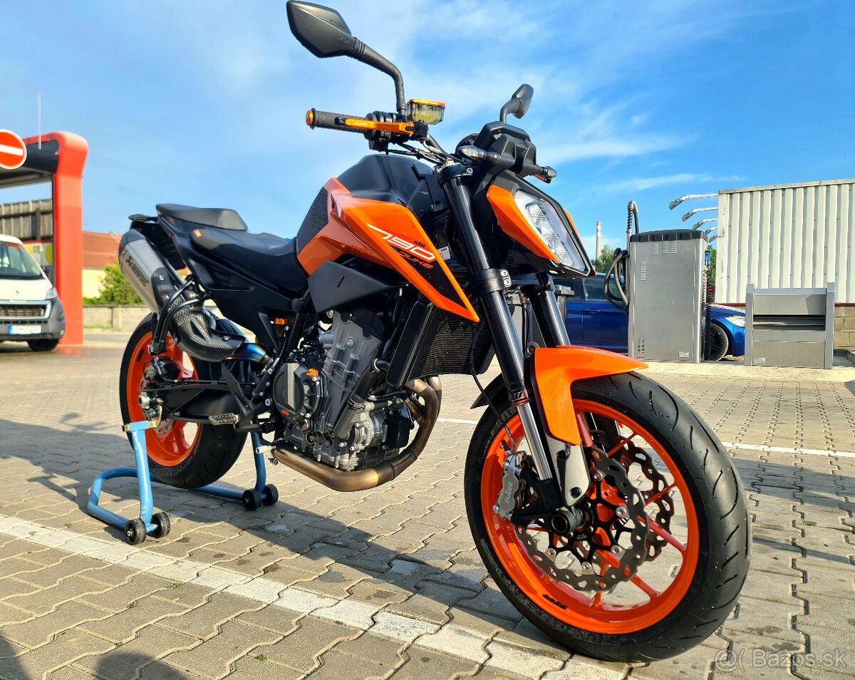 KTM Duke 790
