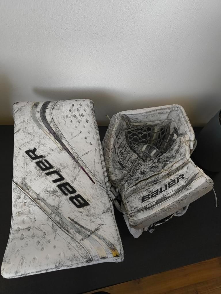 Hokejová brankárska lapačka a vyrážačka Bauer