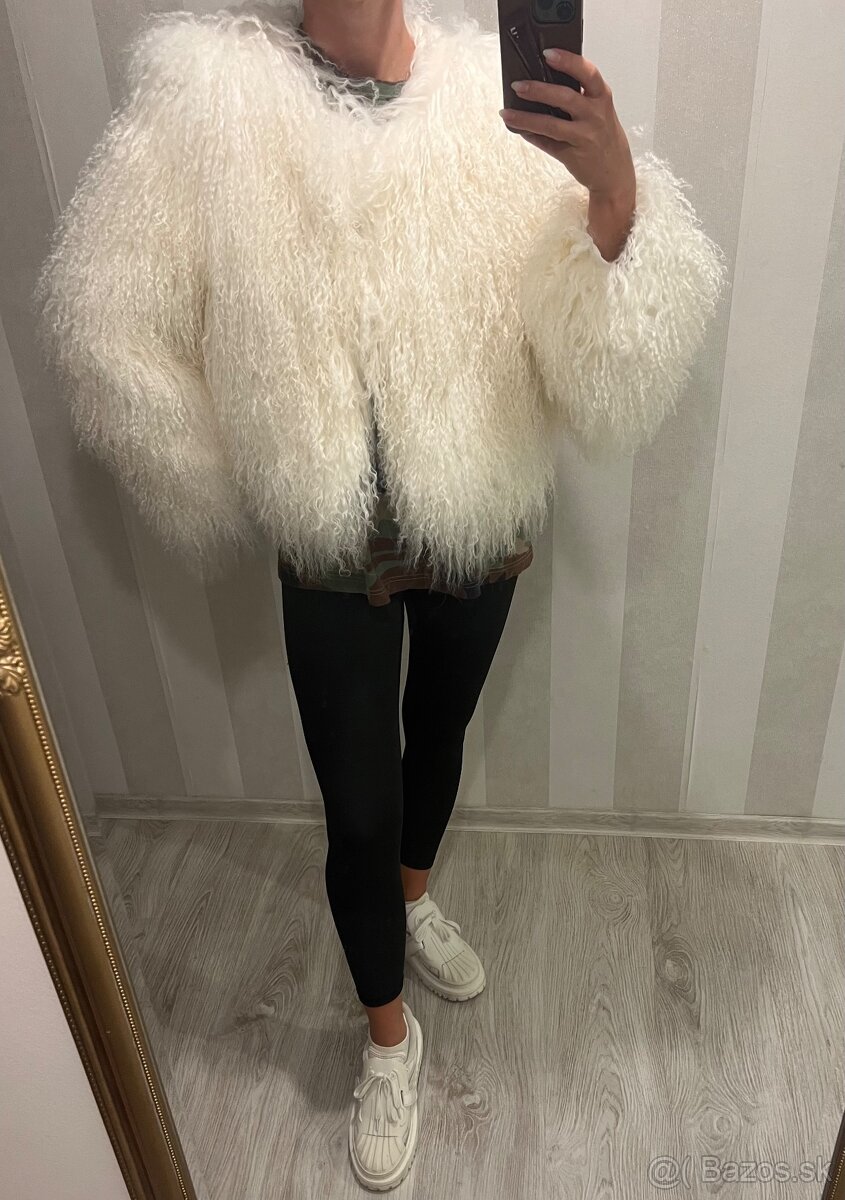 Kozuch z mongolskej ovce