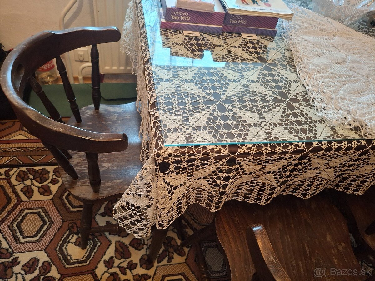 Stol a 6 ks stolicky drevene, kvalitne