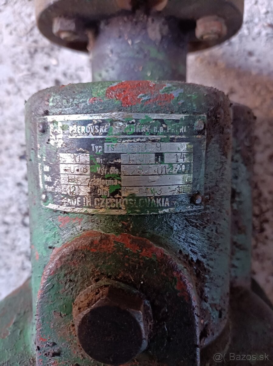 Elektromotor s prevodovkou