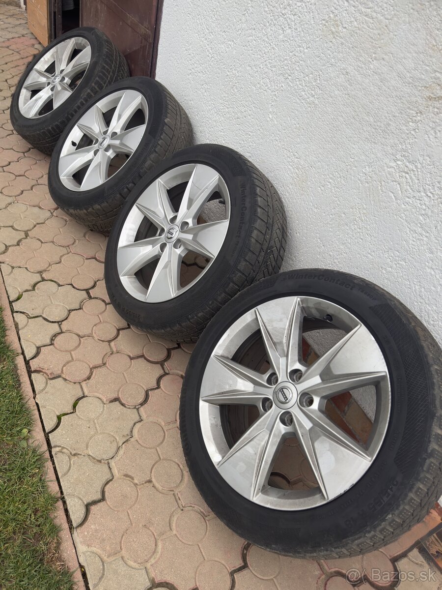 Elektróny + zimné pneu Volvo