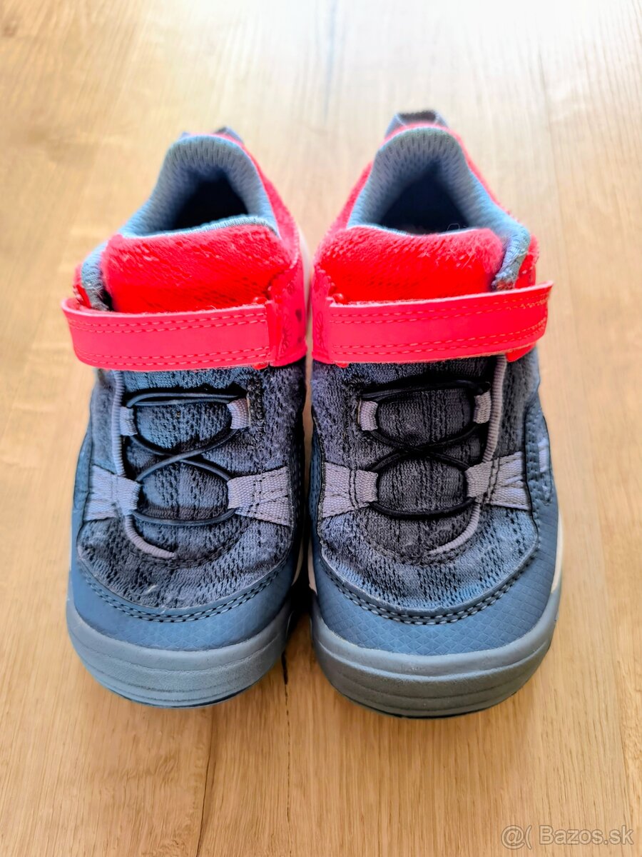 Dievcenska turistická obuv