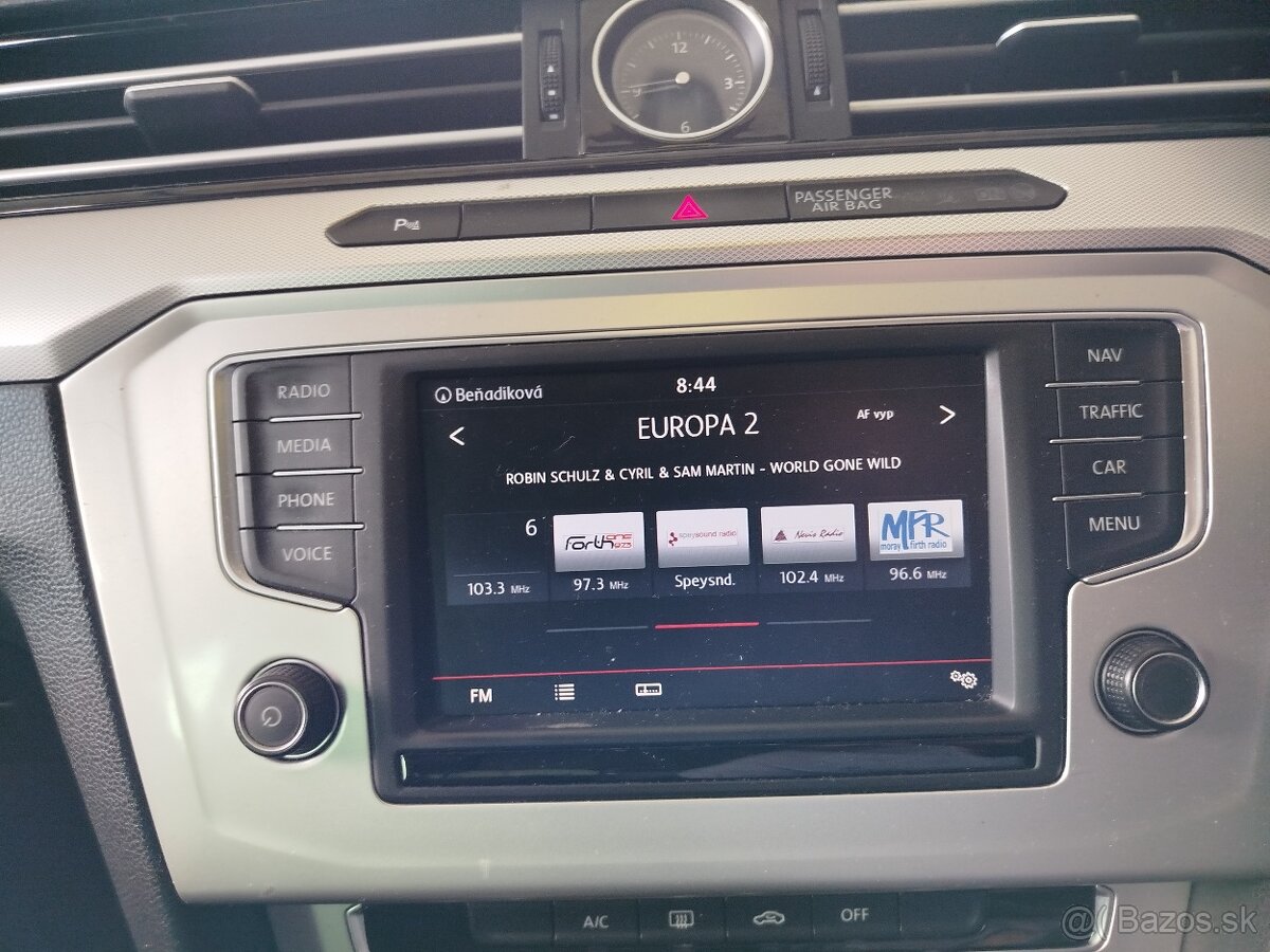 Rádio Passat b8
