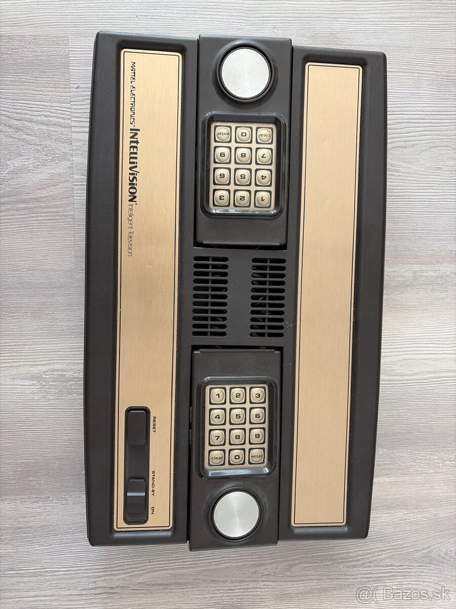 Herná konzola Intellivision (1979) - nefunkčná