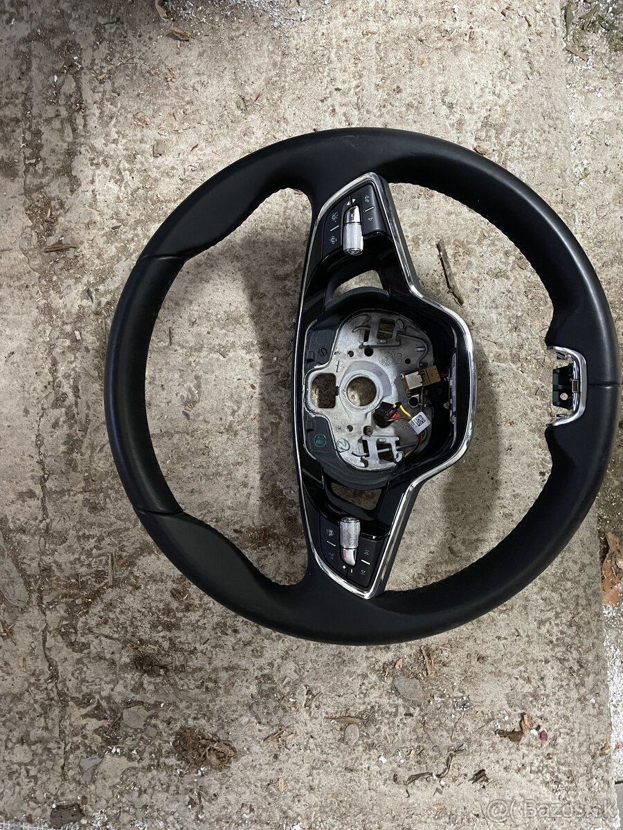 Škoda dvojramenný volant