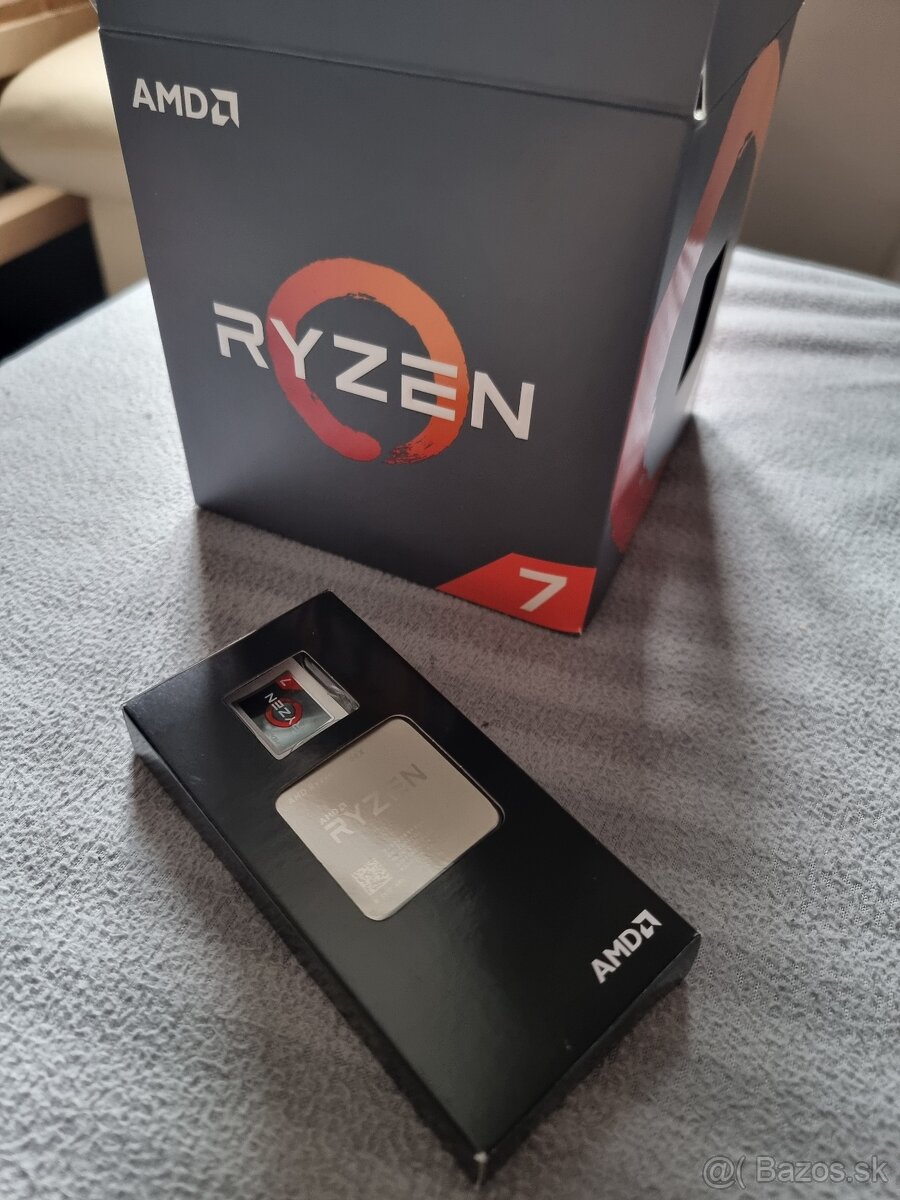 AMD RYZEN 7 2700X