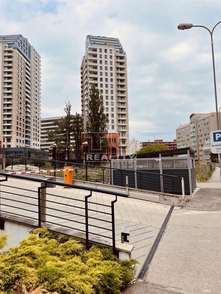 Exkluzívny byt na vynikajúcej ulici na Mlynskych Nivách