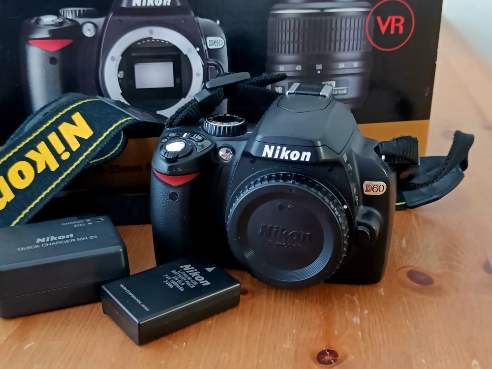Tělo fotoaparátu NIKON D60