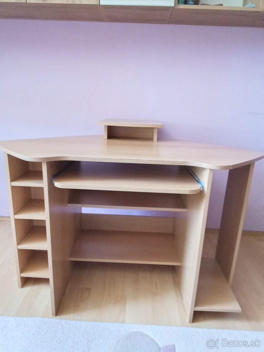 Detský rohový písací stolík