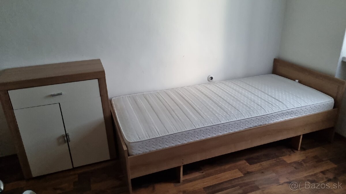 Predám posteľ a komodu