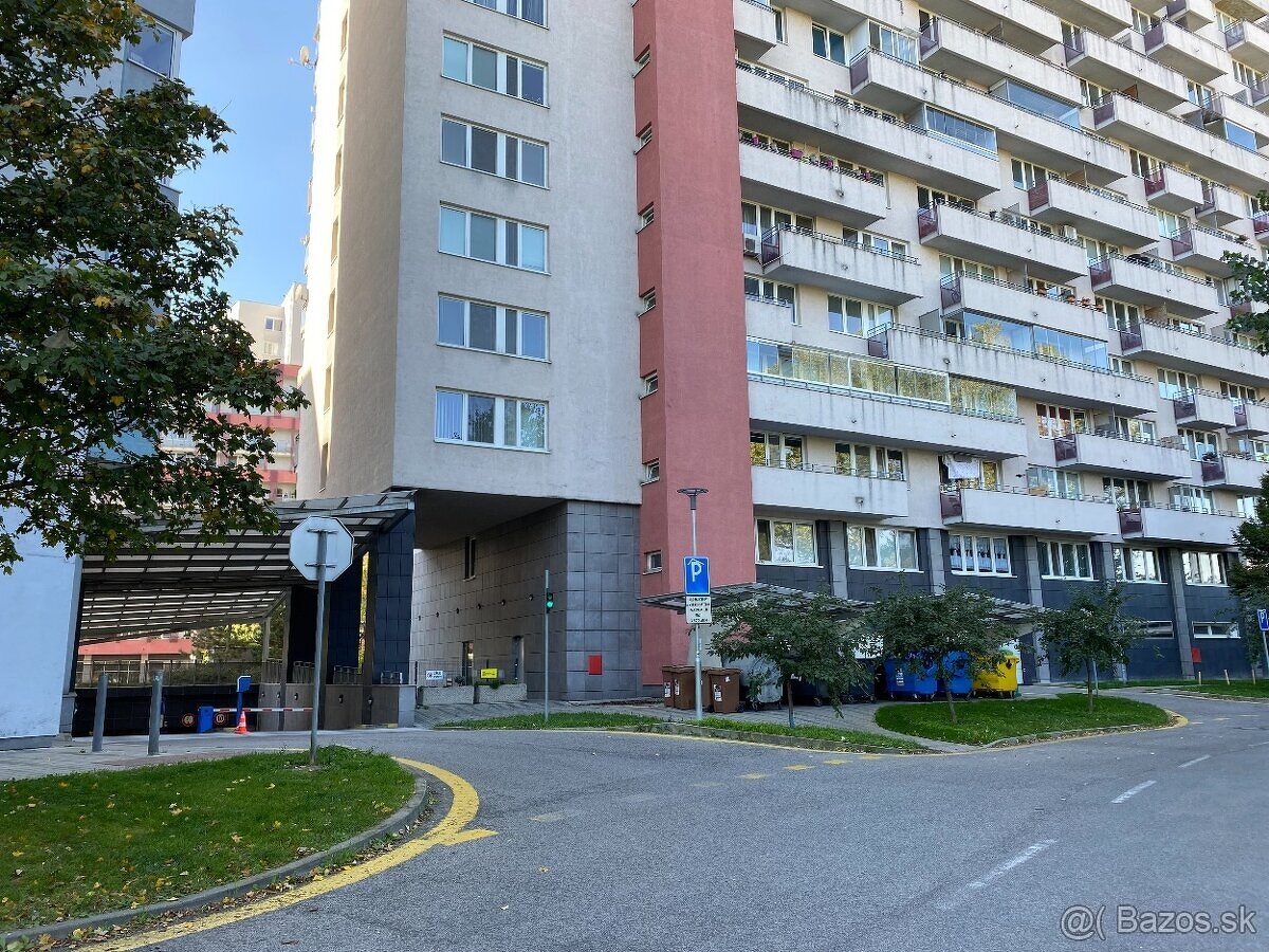 Predaj garážové státie KOLOSEO Tomášikova ul. Nové mesto