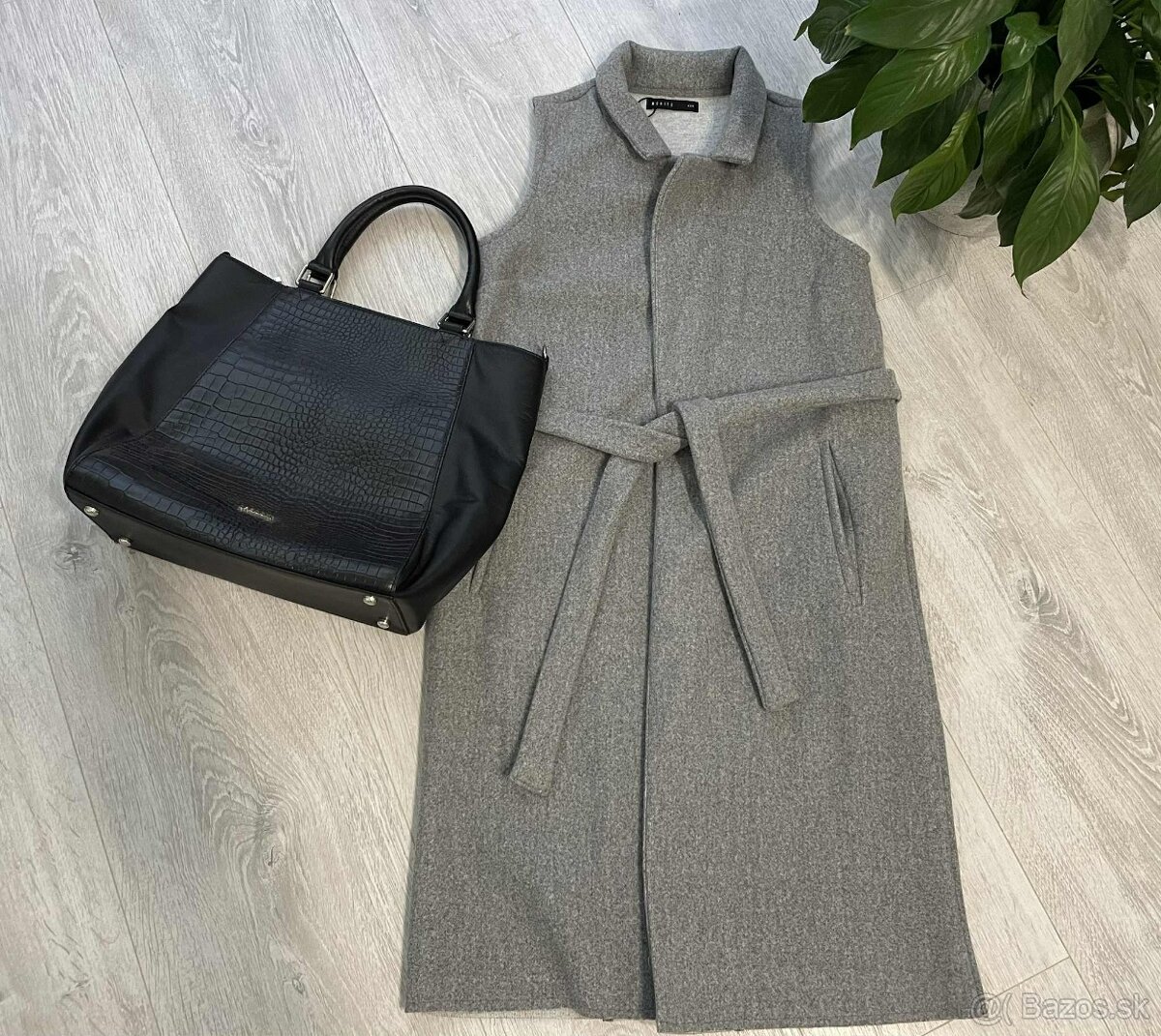 Predam damsku vestu a damske bluzky, velkost S