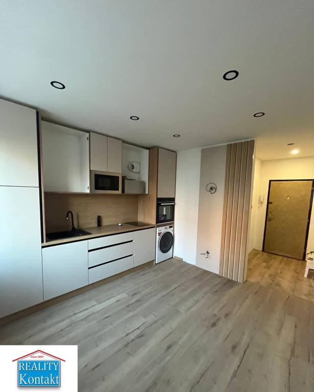 PRENÁJOM kompletne prerobeného 1 izbového bytu s balkónom sí