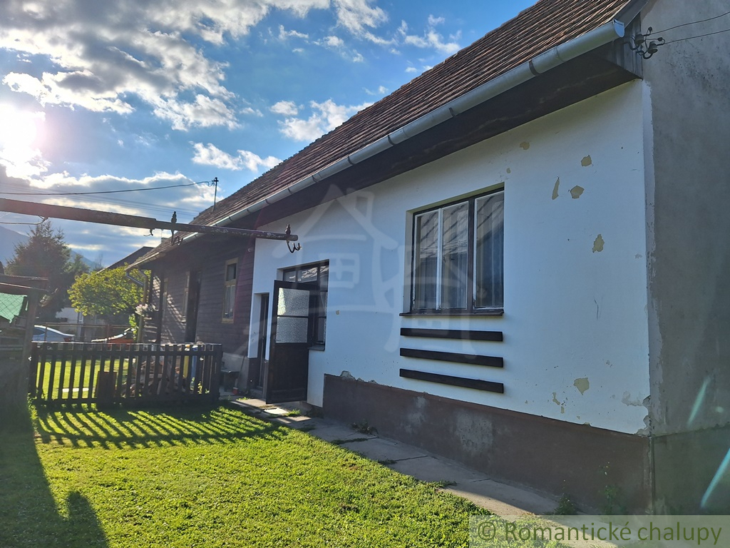 Drevenica medzi Liptovským Mikulášom a Liptovským Hrádkom.