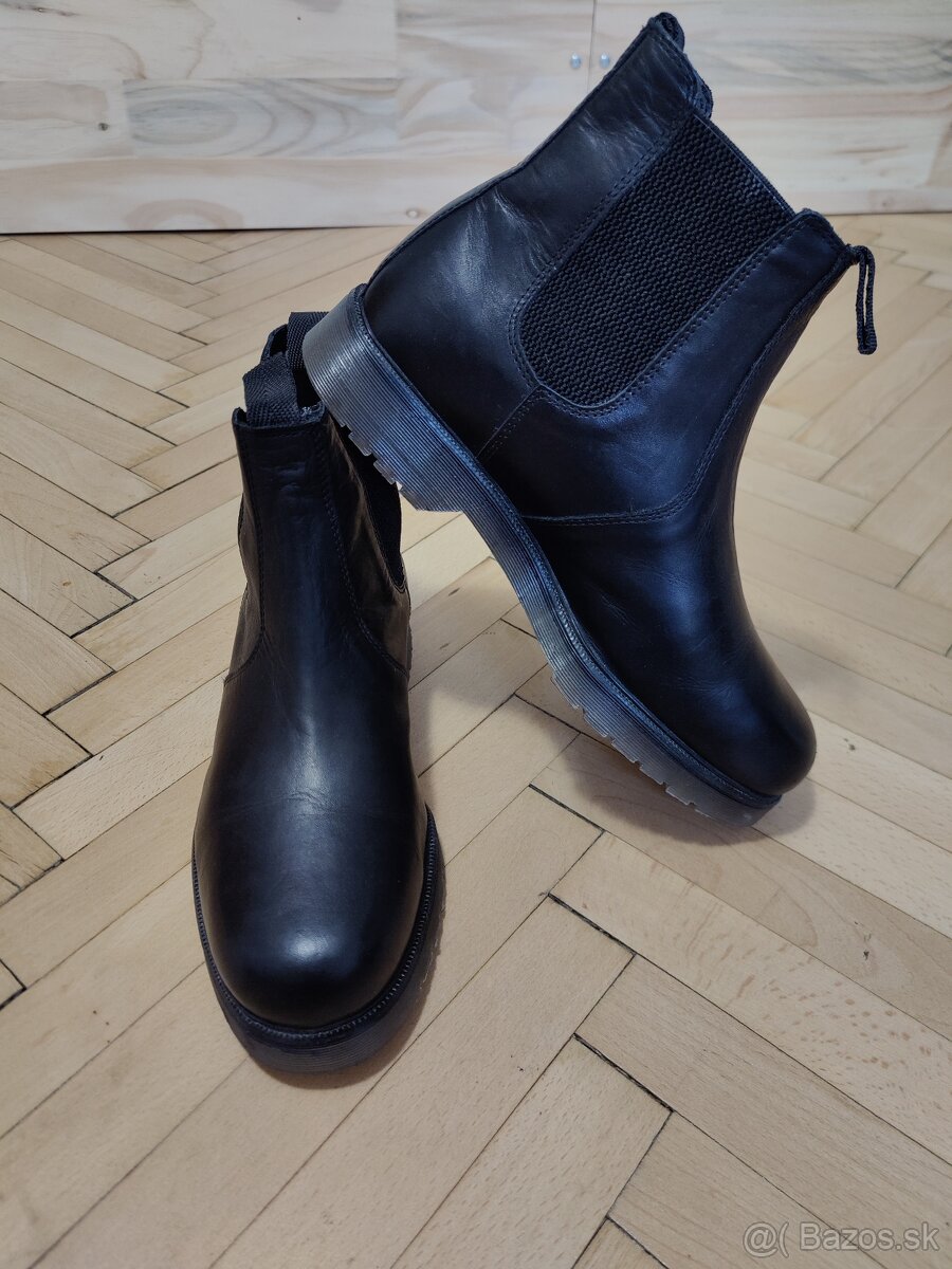 Pánske čierne kožené čižmy, topánky Amblers