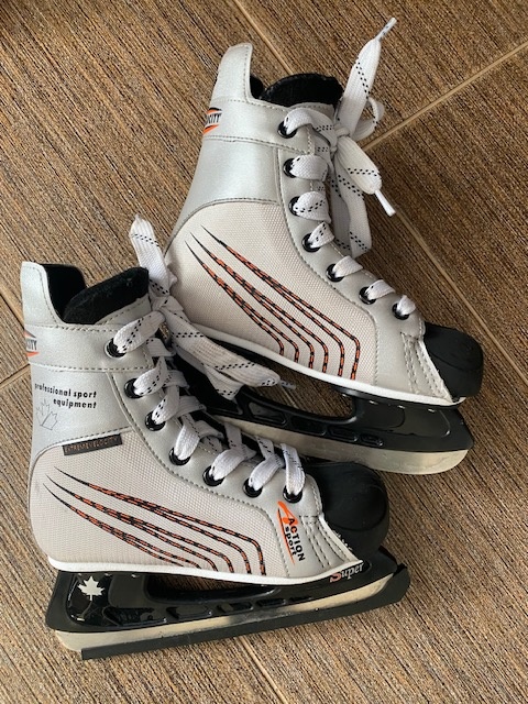 Predám chlapčenské ľadové korčule