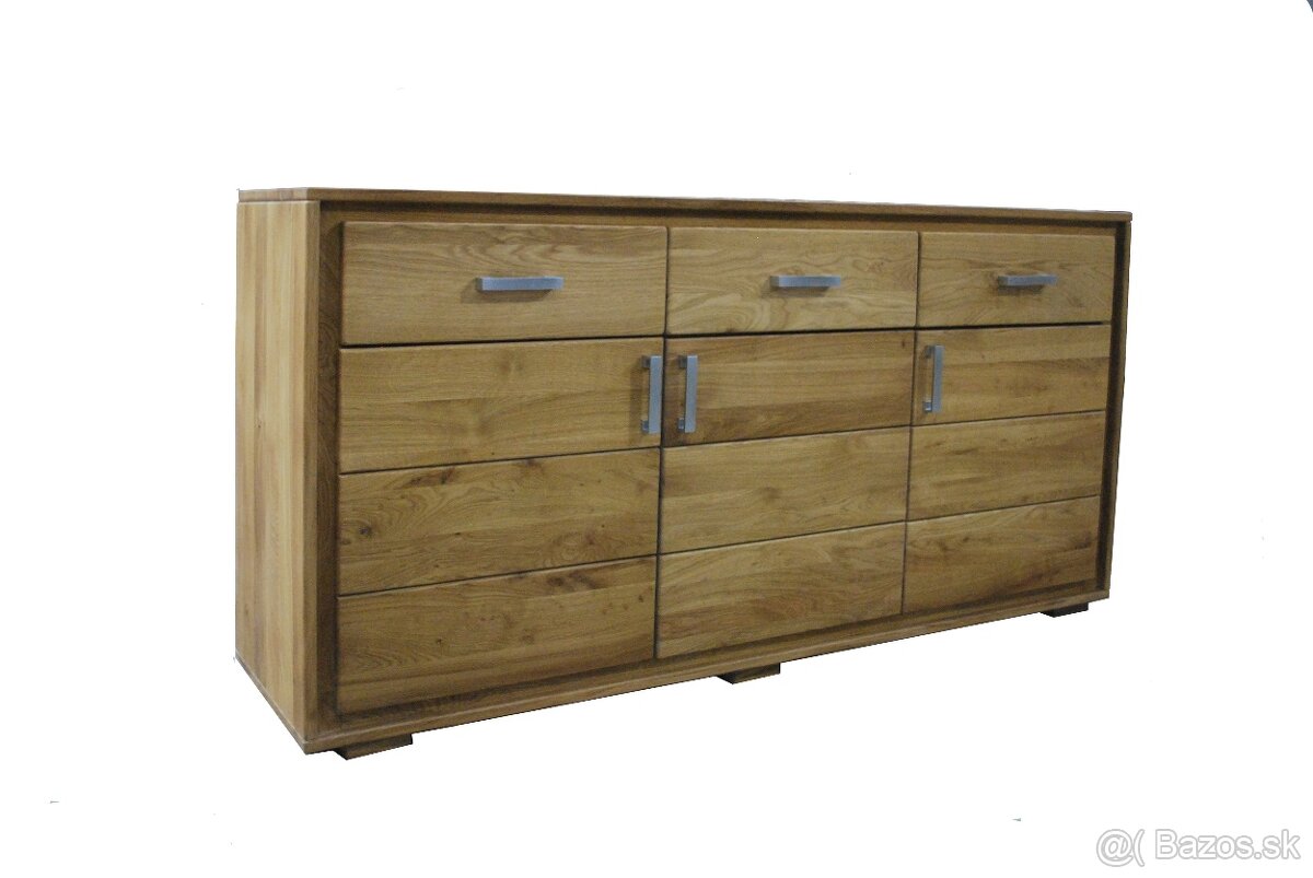 Komoda z masívneho dubu