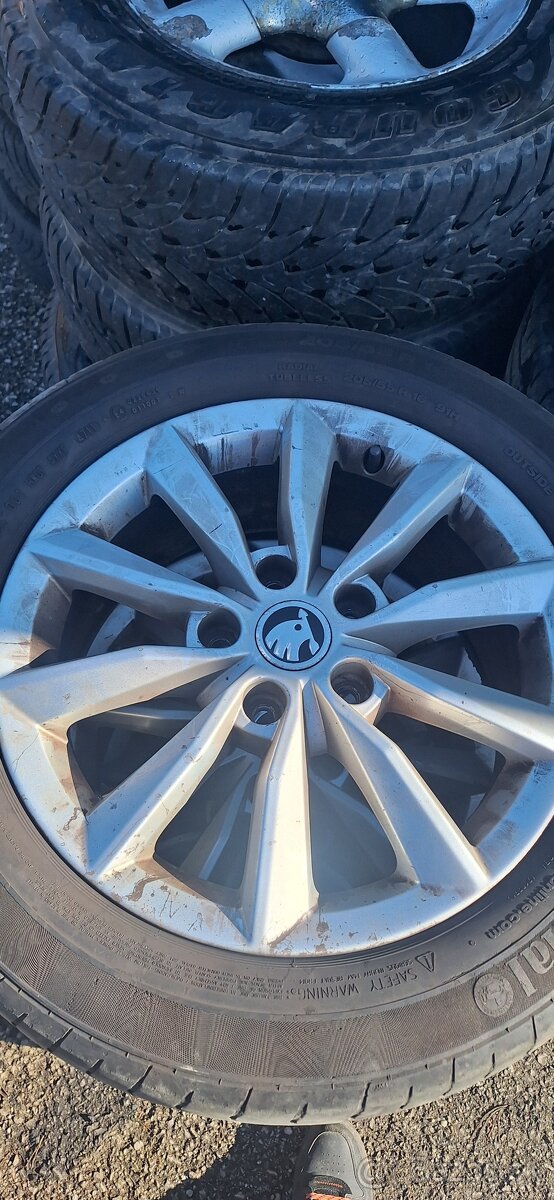 5x112 r16 a 5x114.3 r16