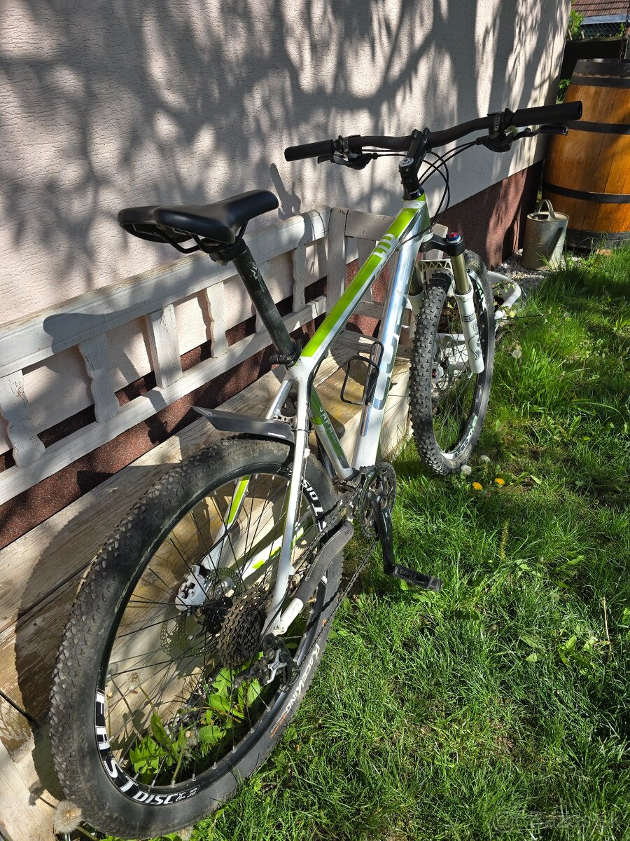 Horský bicykel Cube LTD 2011 Race (26 kolesa)